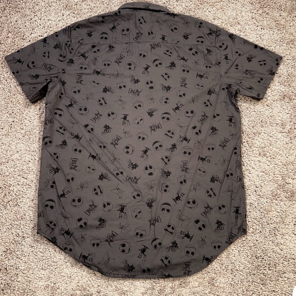 The Nightmare Before Christmas Men’s Short Sleeve Button Up Size Medium - Picture 4 of 6
